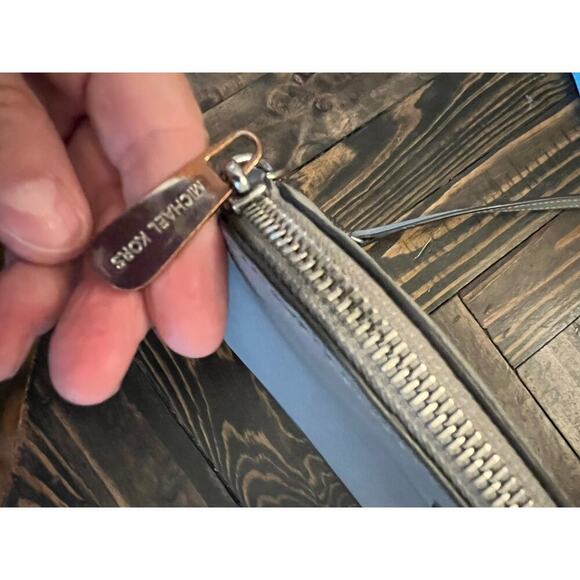 Michael Kors Small Cindy Dome Grey Crossbody Purse Neutral Classy Preppy Stains - Picture 7 of 15